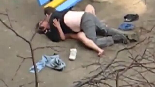 Бомжи трахаются в 5 у подъезда у лавочки ( hd 720 Домашнее порно Фильмы Anal Home Прон Минет Анал Проглотила Извращения ) - xyesoska.net